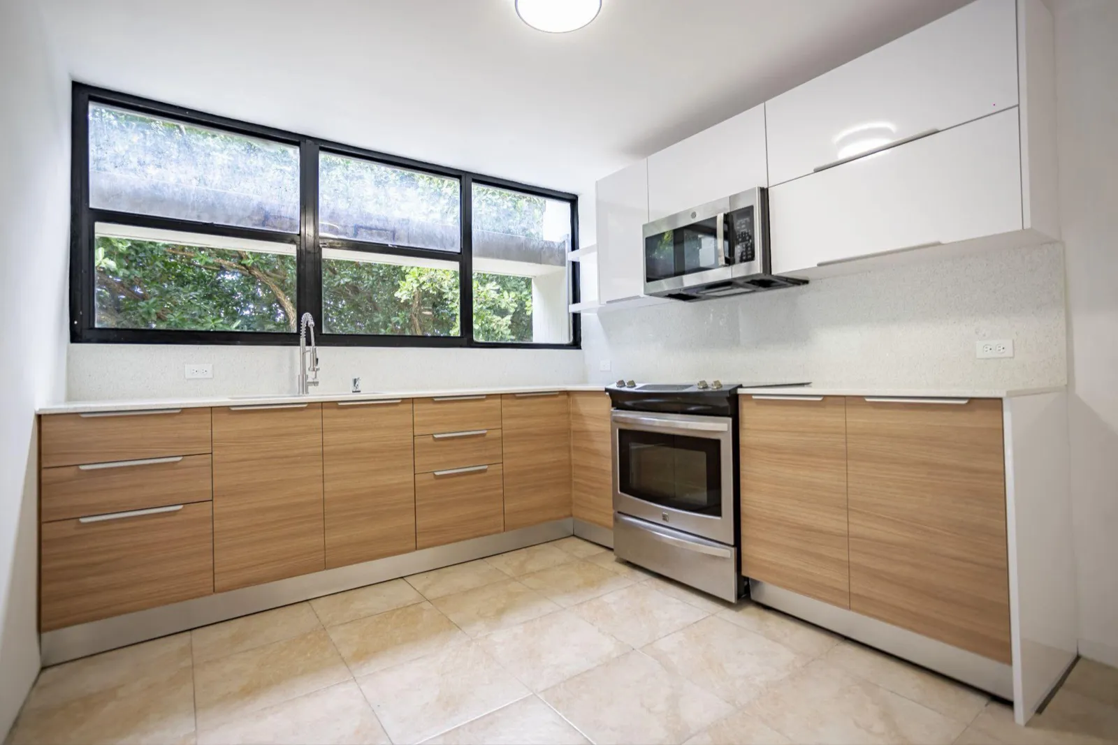 Playa Grande 9E - San Juan, PR